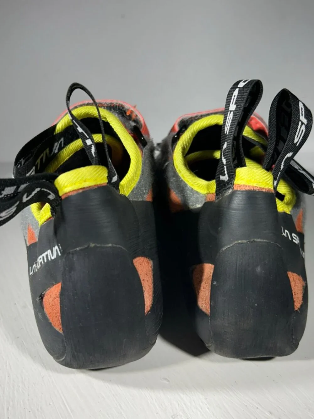 La Sportiva Tarantula Rock Climbing Shoes Boys Size 5.5 EU 37.5 Black Orange Kid